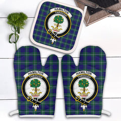 Hamilton Hunting Modern Tartan Crest Oven Mitt And Pot Holder (2 Oven Mitts + 1 Pot Holder)