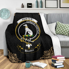 Hunter Crest Tartan Premium Blanket Black
