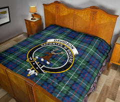 Davidson of Tulloch Tartan Crest Quilt