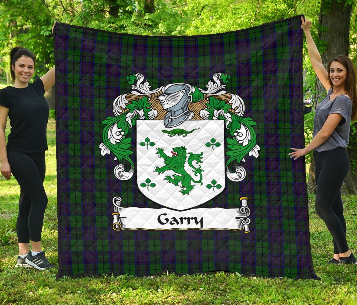 Garry Tartan Crest Quilt