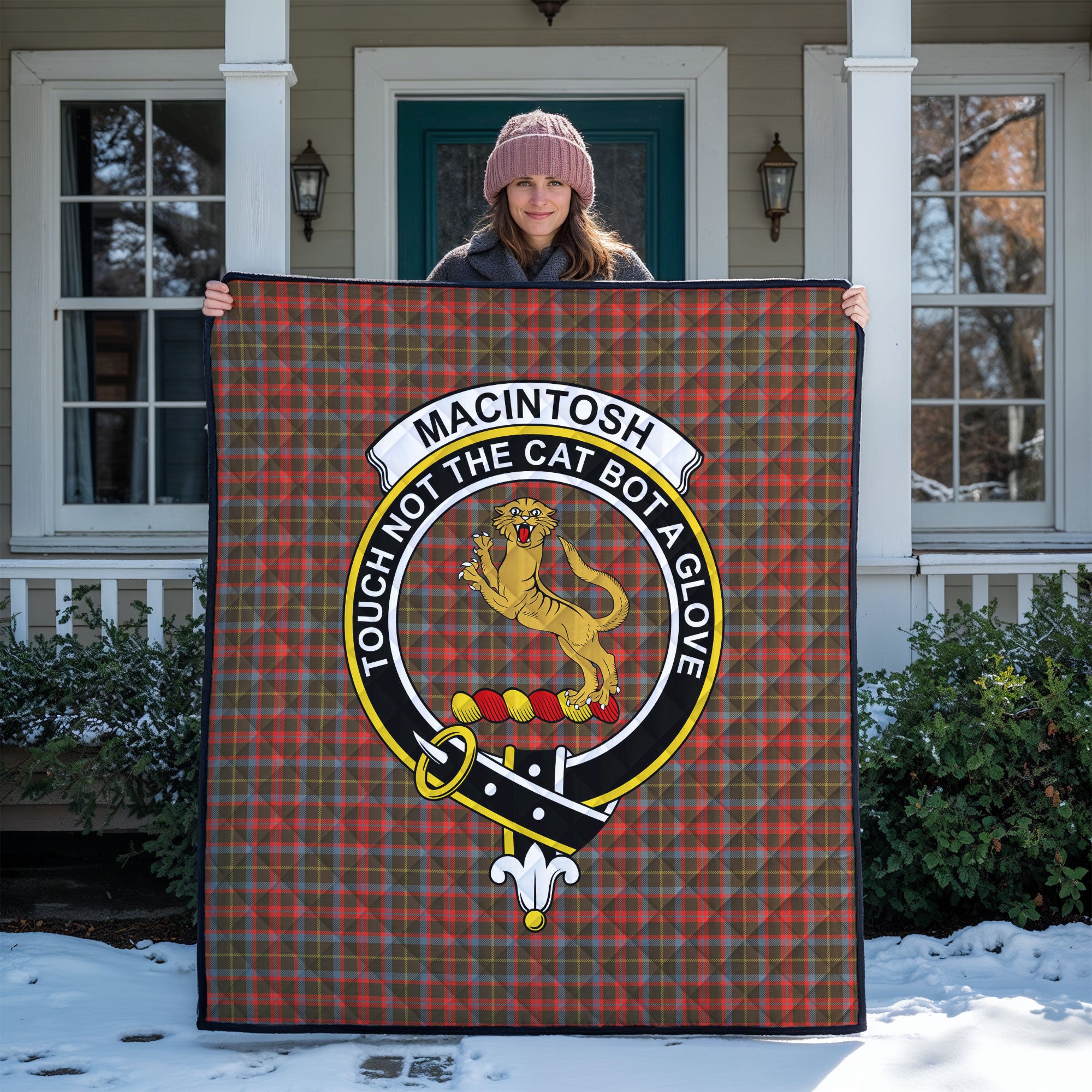 MacIntosh Hunting Weathered Tartan Crest Quilt