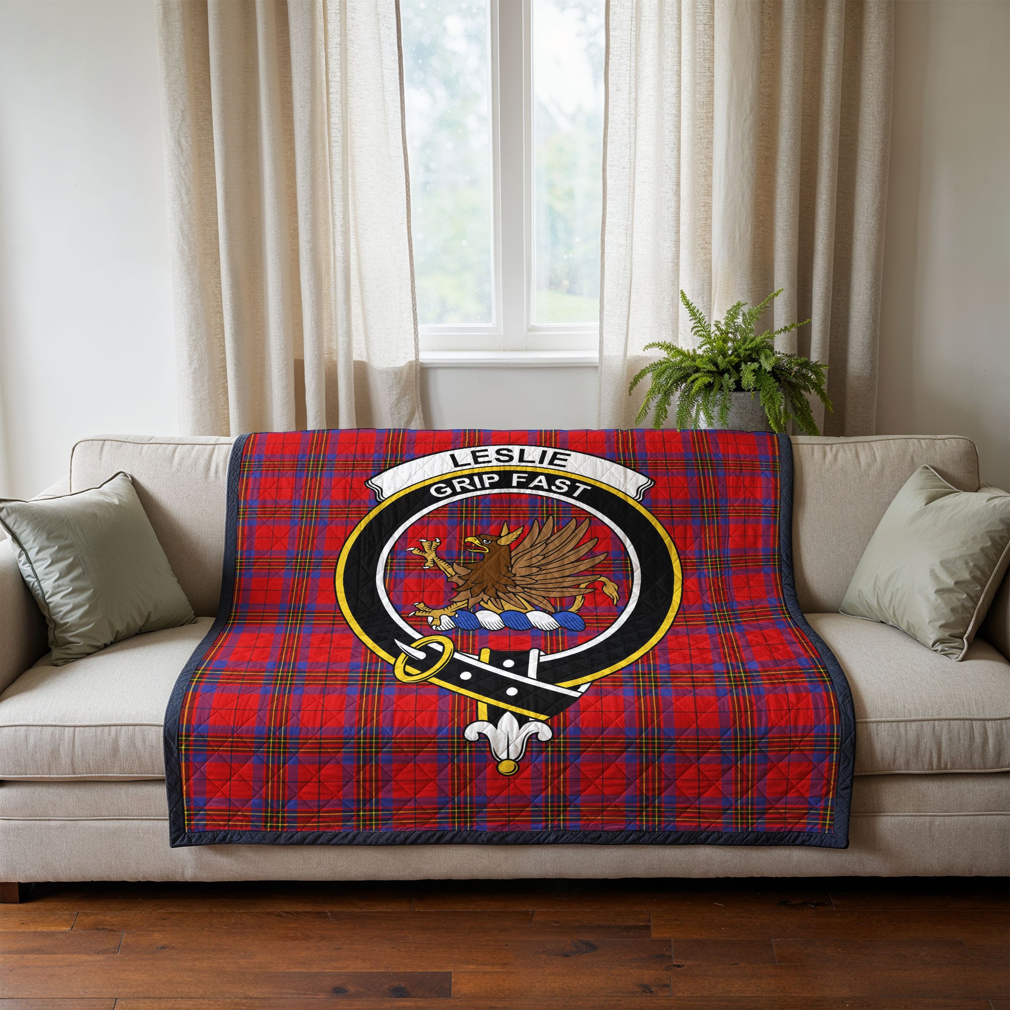 Leslie Modern Tartan Crest Quilt