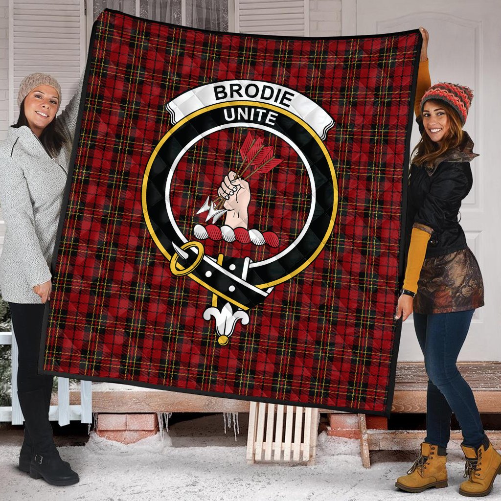 Brodie Tartan Crest Quilt