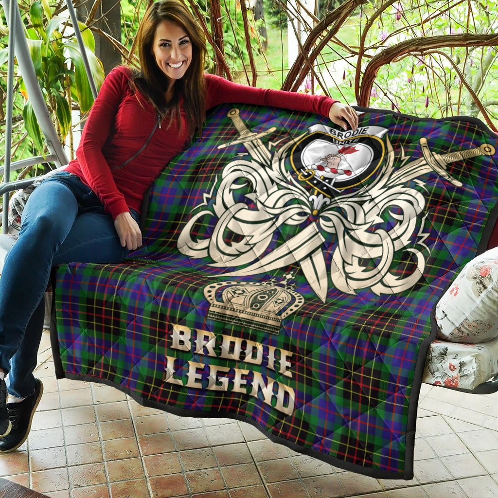 Brodie Hunting Modern Tartan Crest Legend Gold Royal Premium Quilt