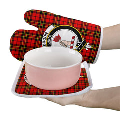 Brodie Modern Tartan Crest Oven Mitt And Pot Holder (2 Oven Mitts + 1 Pot Holder)