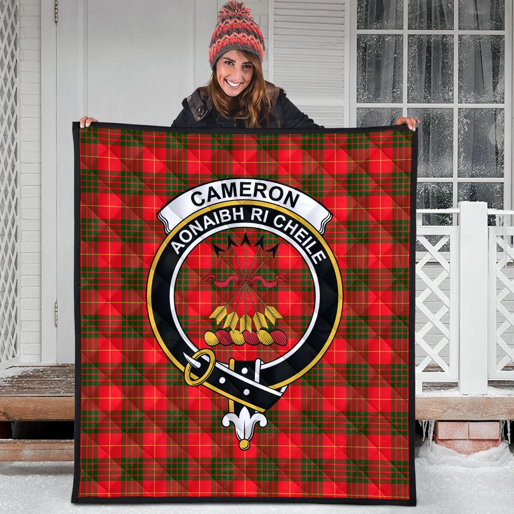 Cameron Modern Tartan Crest Quilt