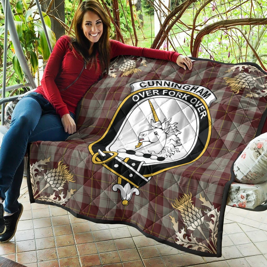 Cunningham Burgundy Dancers Tartan Crest Premium Quilt - Gold Thistle Style