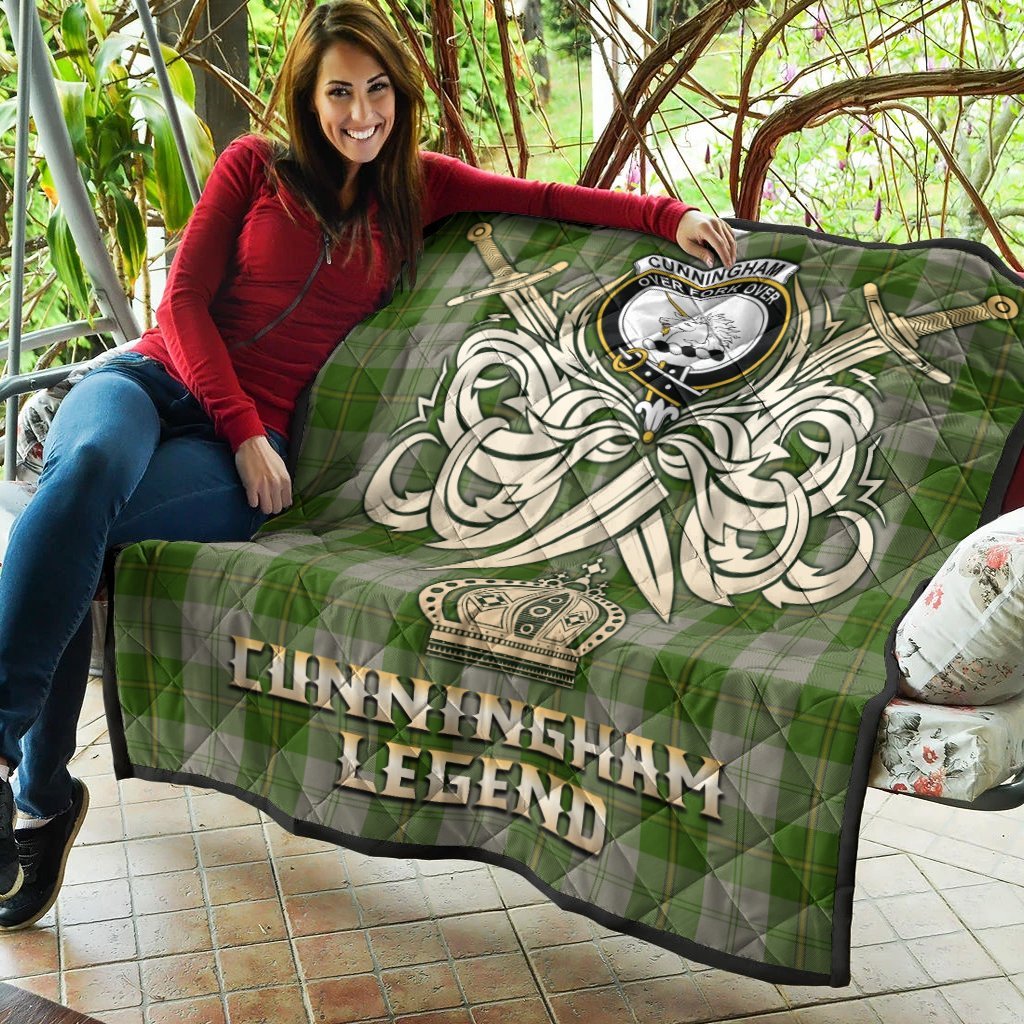 Cunningham Dress Green Dancers Tartan Crest Legend Gold Royal Premium Quilt