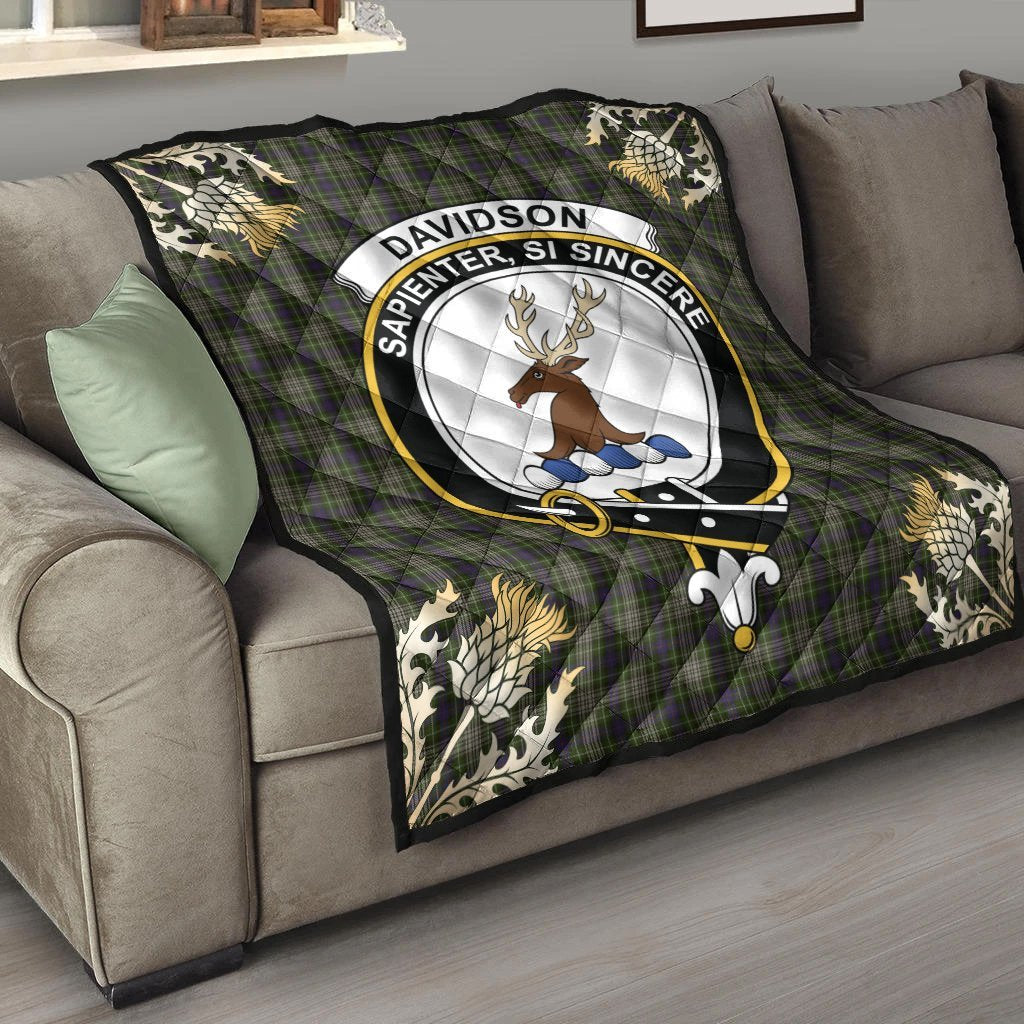 Davidson Tulloch Dress Tartan Crest Premium Quilt - Gold Thistle Style