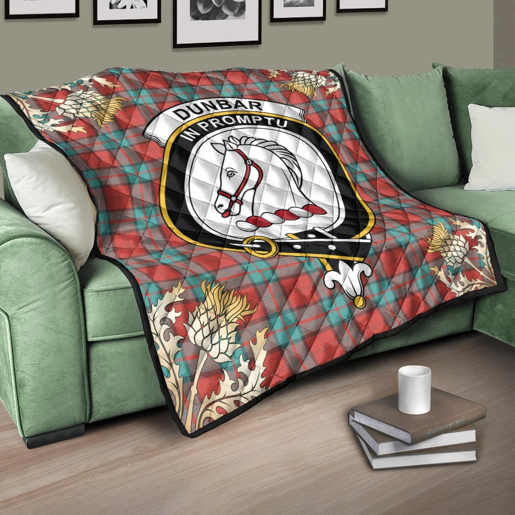 Dunbar Ancient Tartan Crest Premium Quilt - Gold Thistle Style