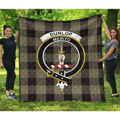 Dunlop Hunting Tartan Crest Quilt