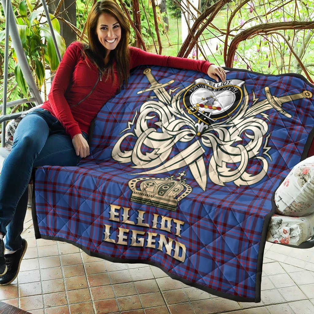 Elliot Modern Tartan Crest Legend Gold Royal Premium Quilt