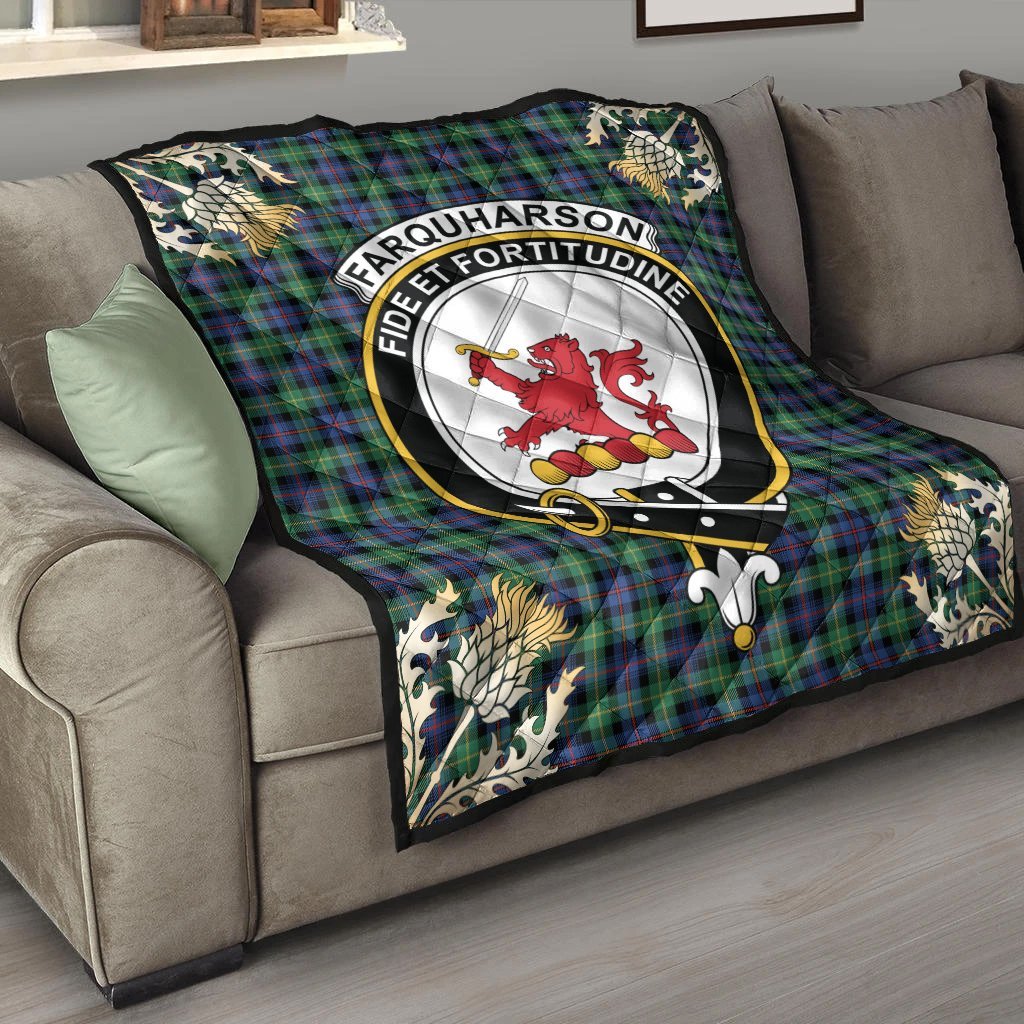 Farquharson Ancient Tartan Crest Premium Quilt - Gold Thistle Style