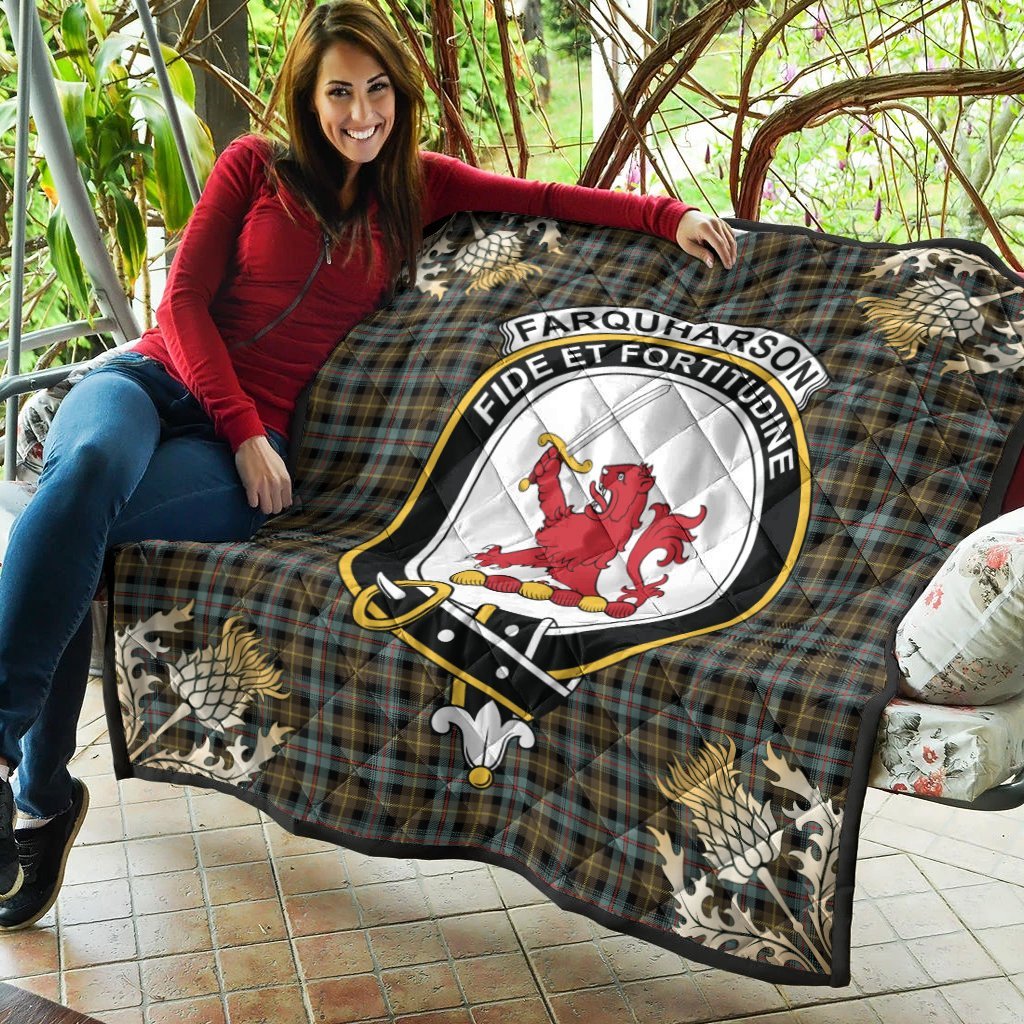 Farquharson Weathered Tartan Crest Premium Quilt - Gold Thistle Style