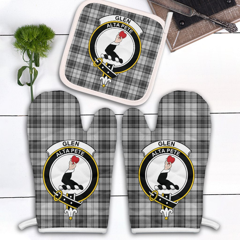 Glen Tartan Crest Oven Mitt And Pot Holder (2 Oven Mitts + 1 Pot Holder)