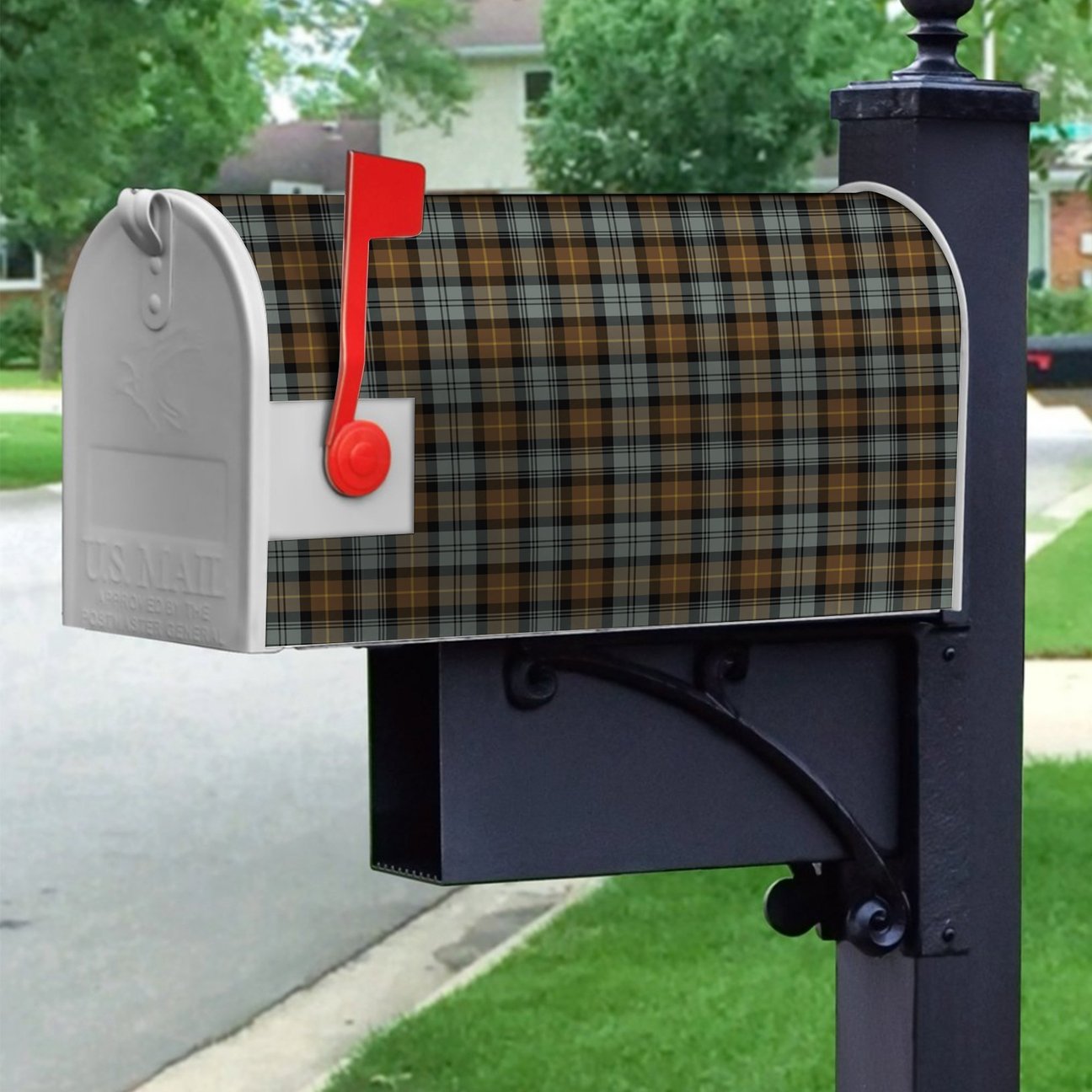 Gordon Weathered Tartan Crest Mailbox