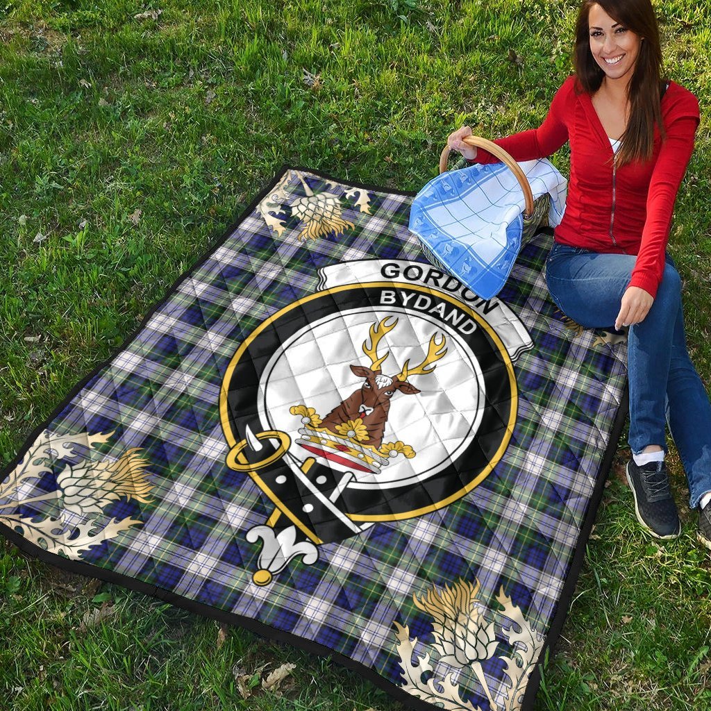 Gordon Dress Modern Tartan Crest Premium Quilt - Gold Thistle Style