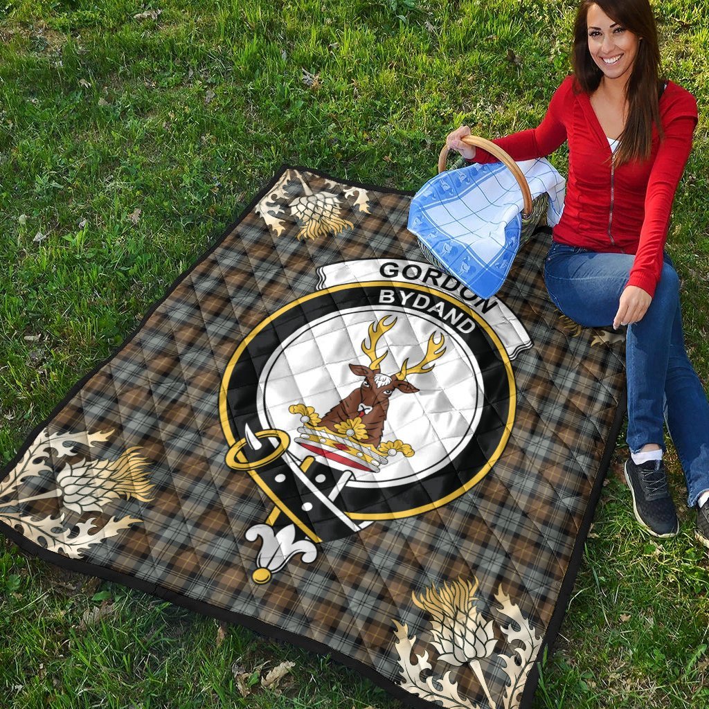 Gordon Weathered Tartan Crest Premium Quilt - Gold Thistle Style