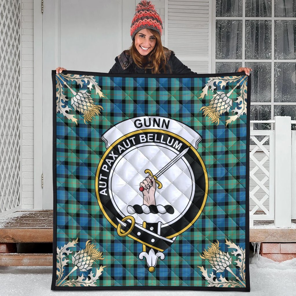 Gunn Ancient Tartan Crest Premium Quilt - Gold Thistle Style