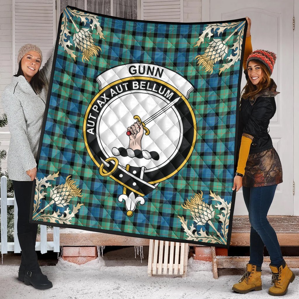 Gunn Ancient Tartan Crest Premium Quilt - Gold Thistle Style