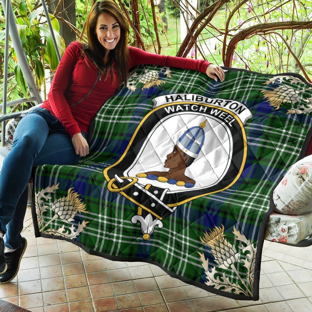 Haliburton Tartan Crest Premium Quilt - Gold Thistle Style