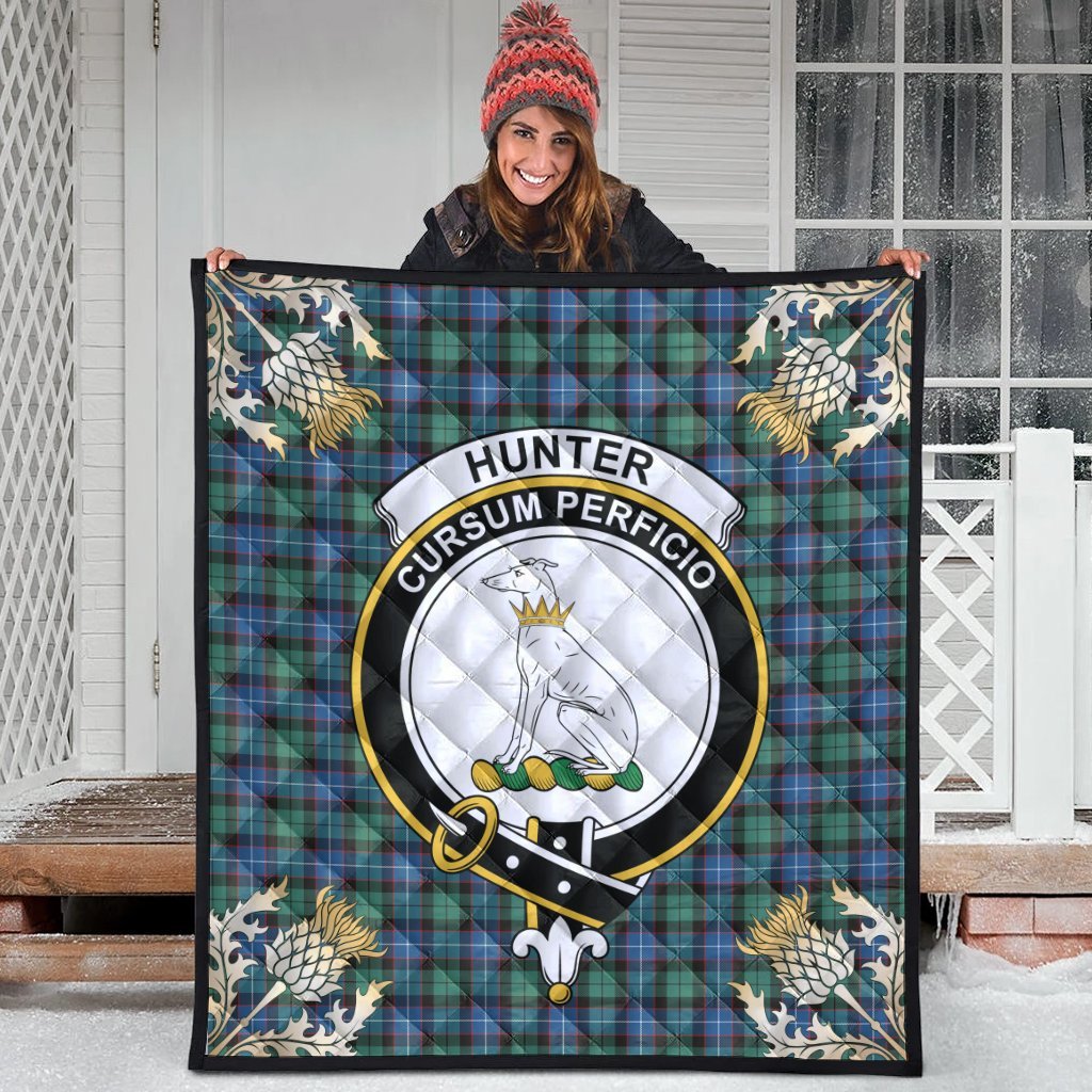 Hunter Ancient Tartan Crest Premium Quilt - Gold Thistle Style