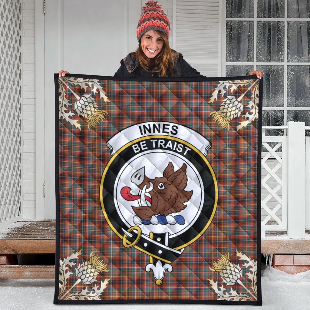 Innes Ancient Tartan Crest Premium Quilt - Gold Thistle Style