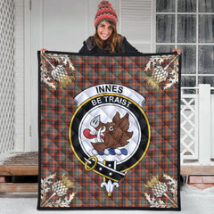 Innes Ancient Tartan Crest Premium Quilt - Gold Thistle Style