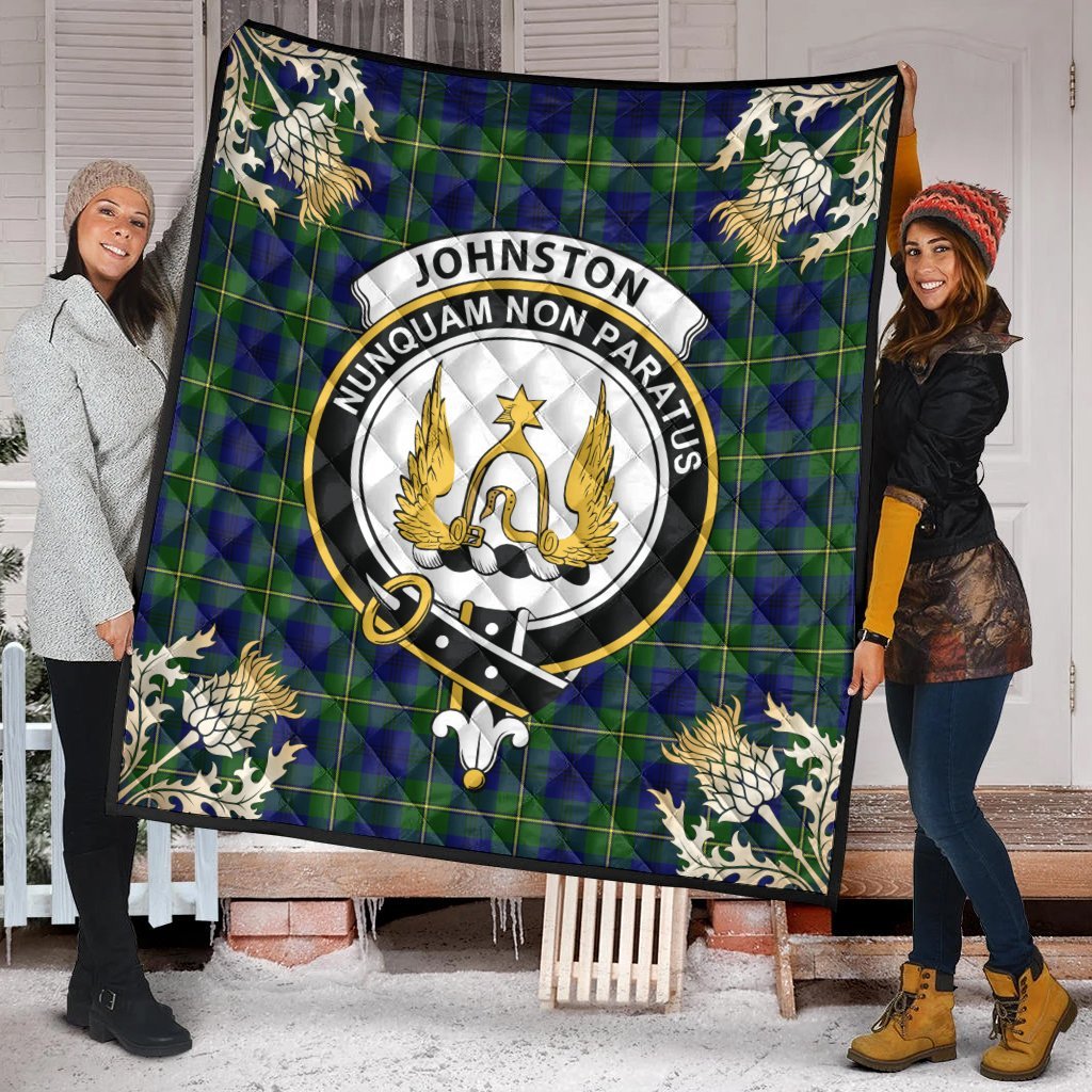 Johnston Modern Tartan Crest Premium Quilt - Gold Thistle Style