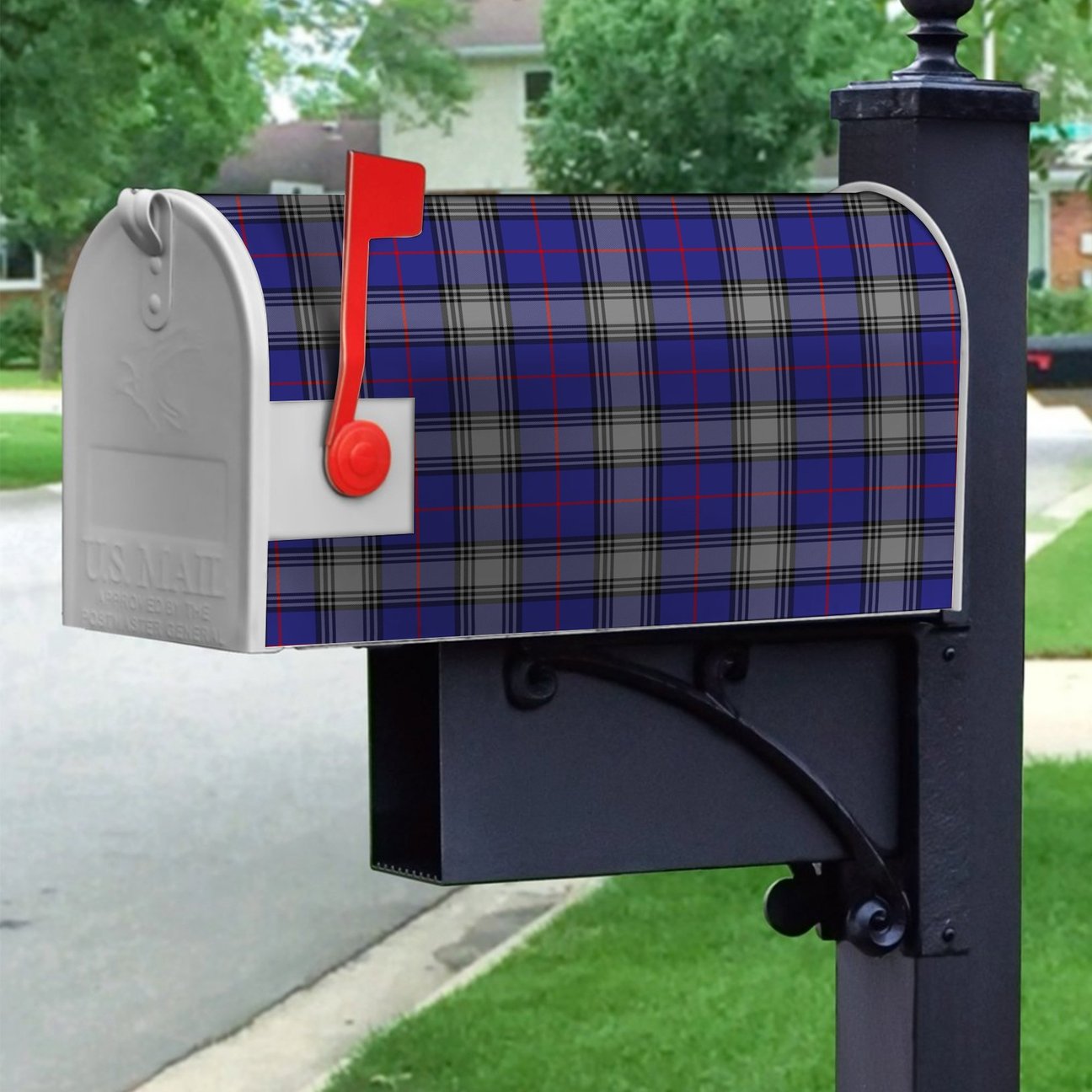Kinnaird Tartan Crest Mailbox