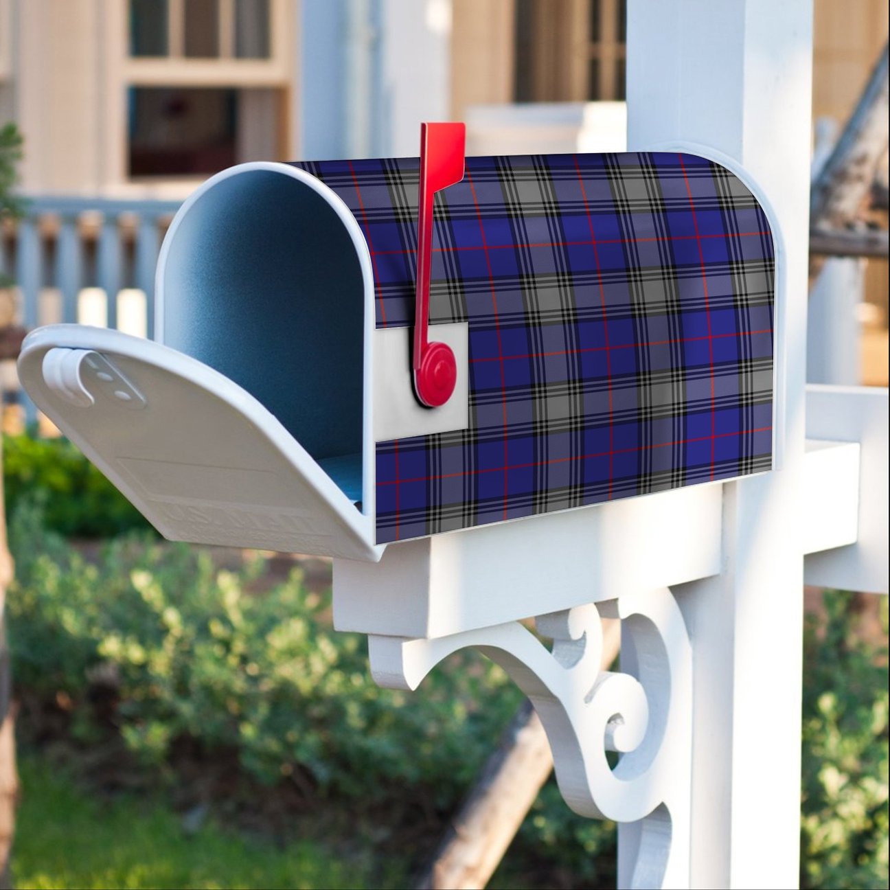 Kinnaird Tartan Crest Mailbox