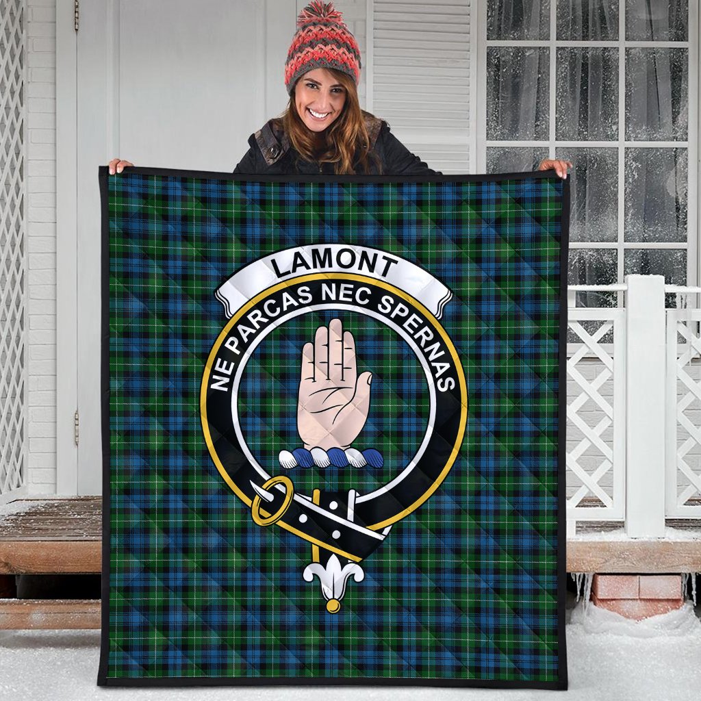 Lamont Tartan Crest Quilt