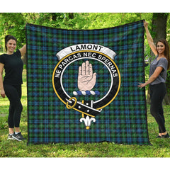 Lamont Tartan Crest Quilt