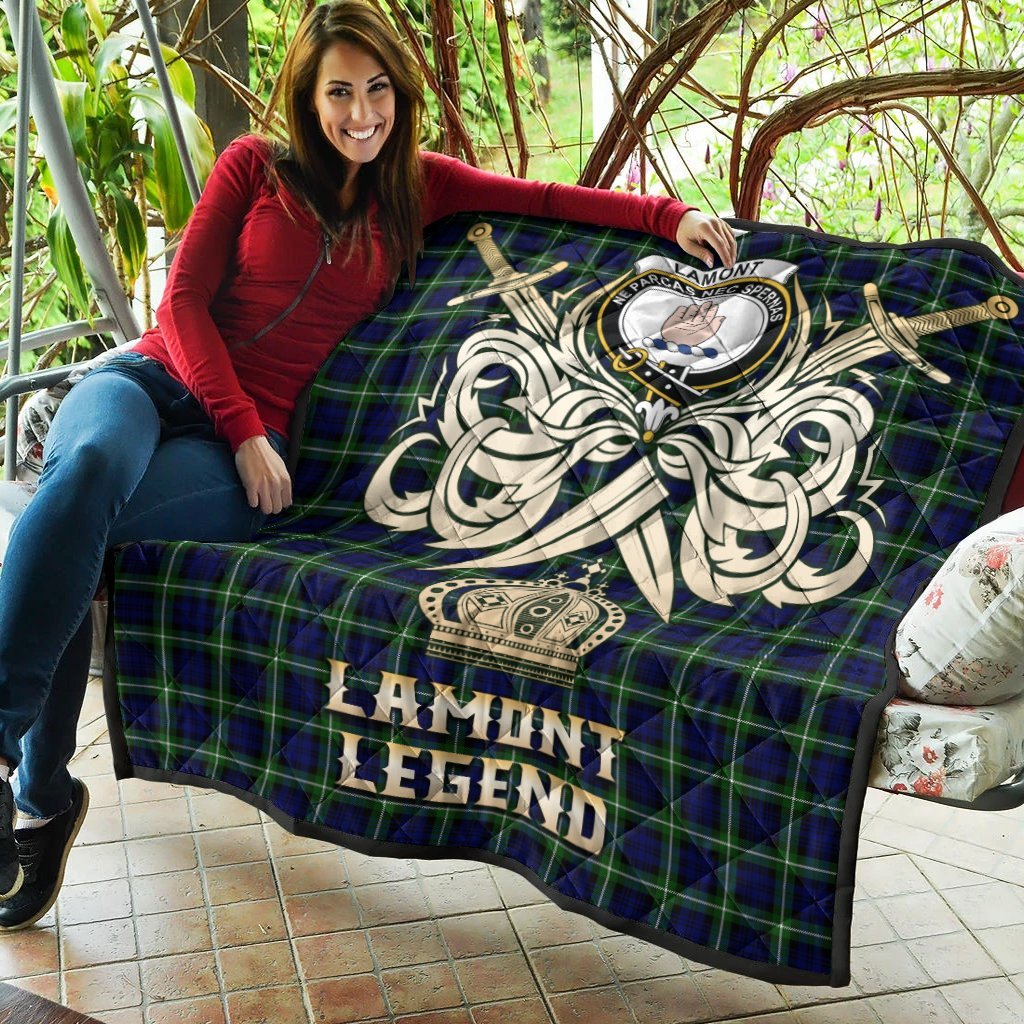 Lamont Modern Tartan Crest Legend Gold Royal Premium Quilt