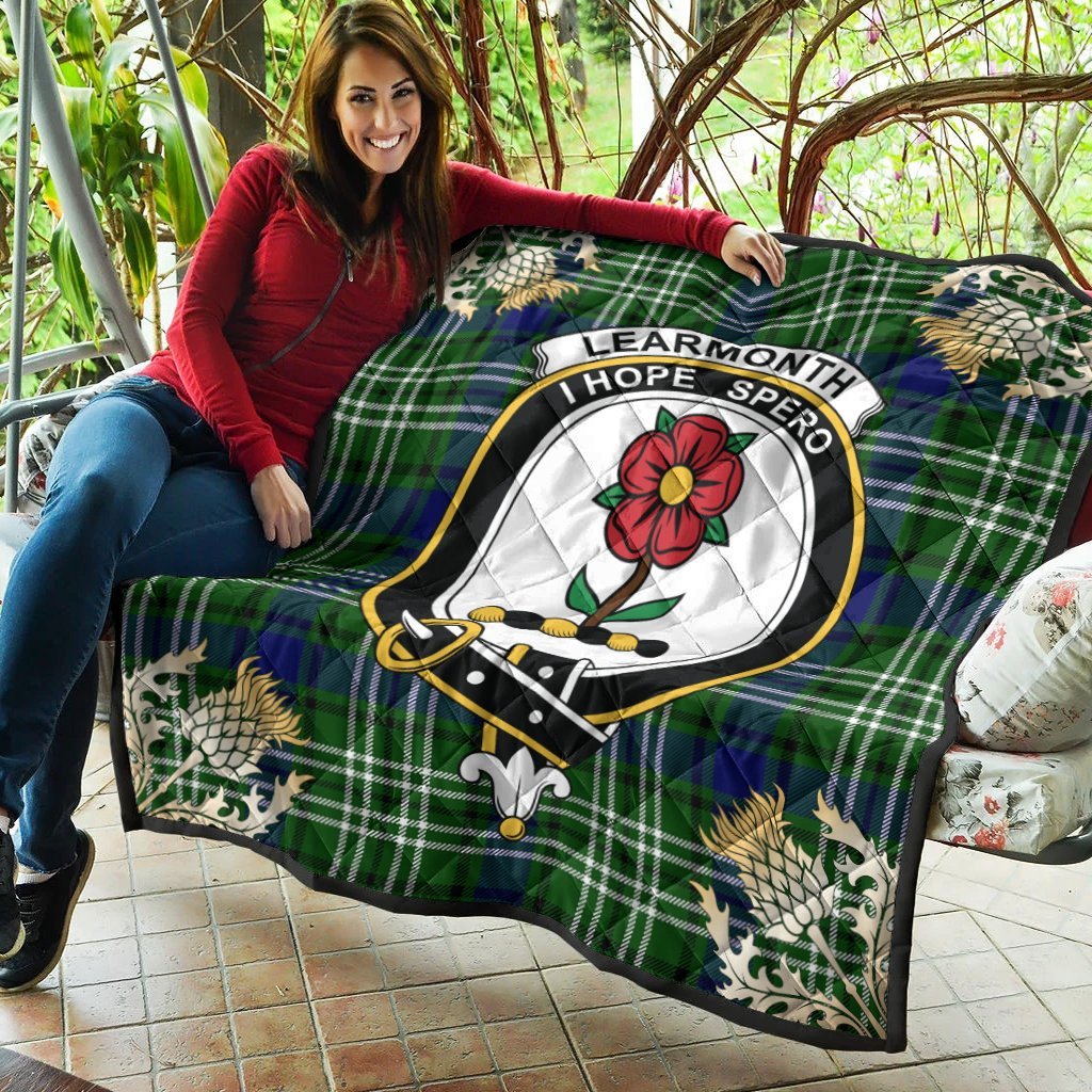 Learmonth Tartan Crest Premium Quilt - Gold Thistle Style