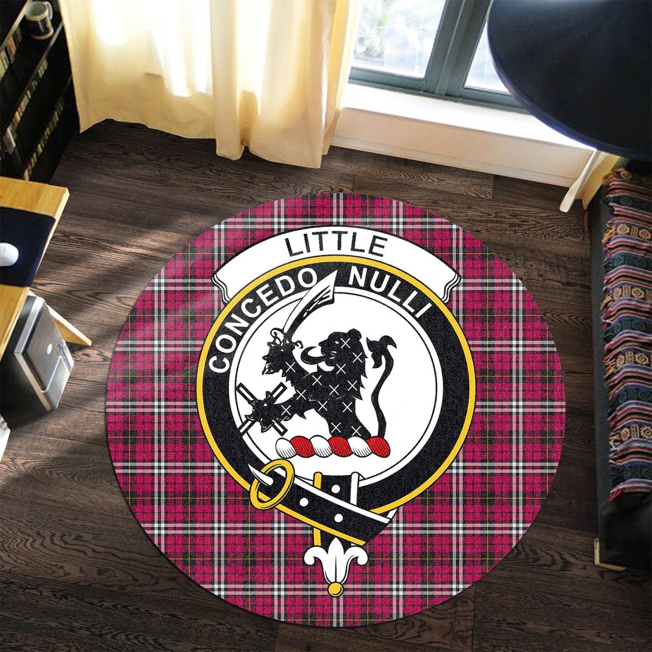 Little Tartan Crest Round Rug