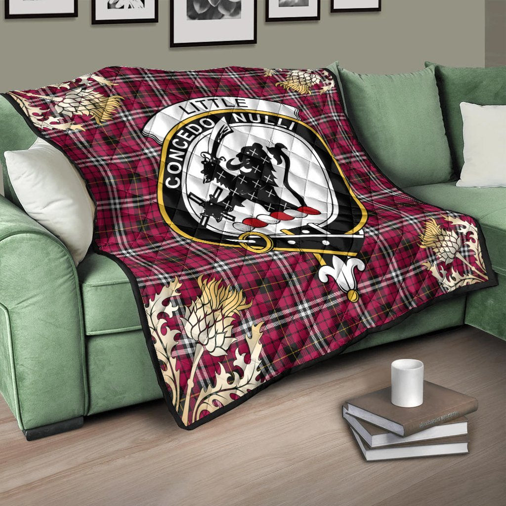 Little Tartan Crest Premium Quilt - Gold Thistle Style