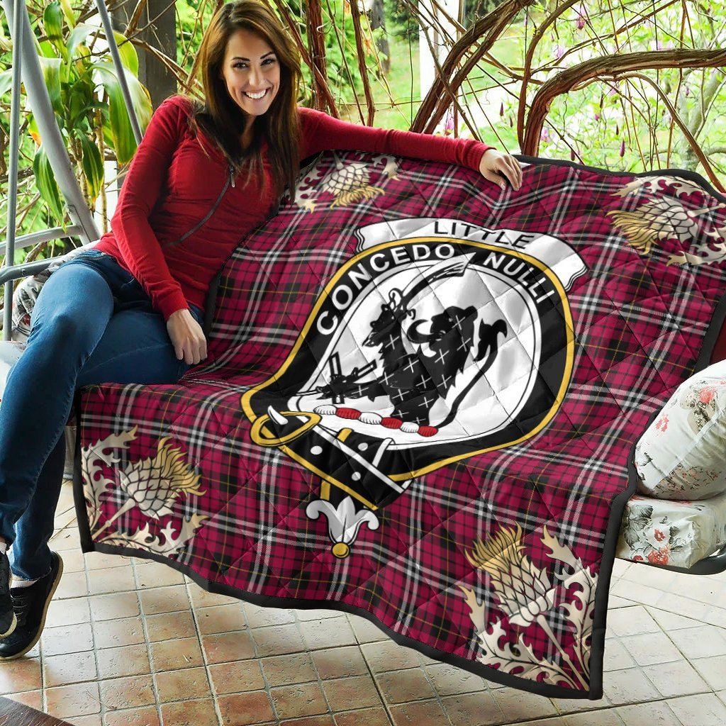 Little Tartan Crest Premium Quilt - Gold Thistle Style