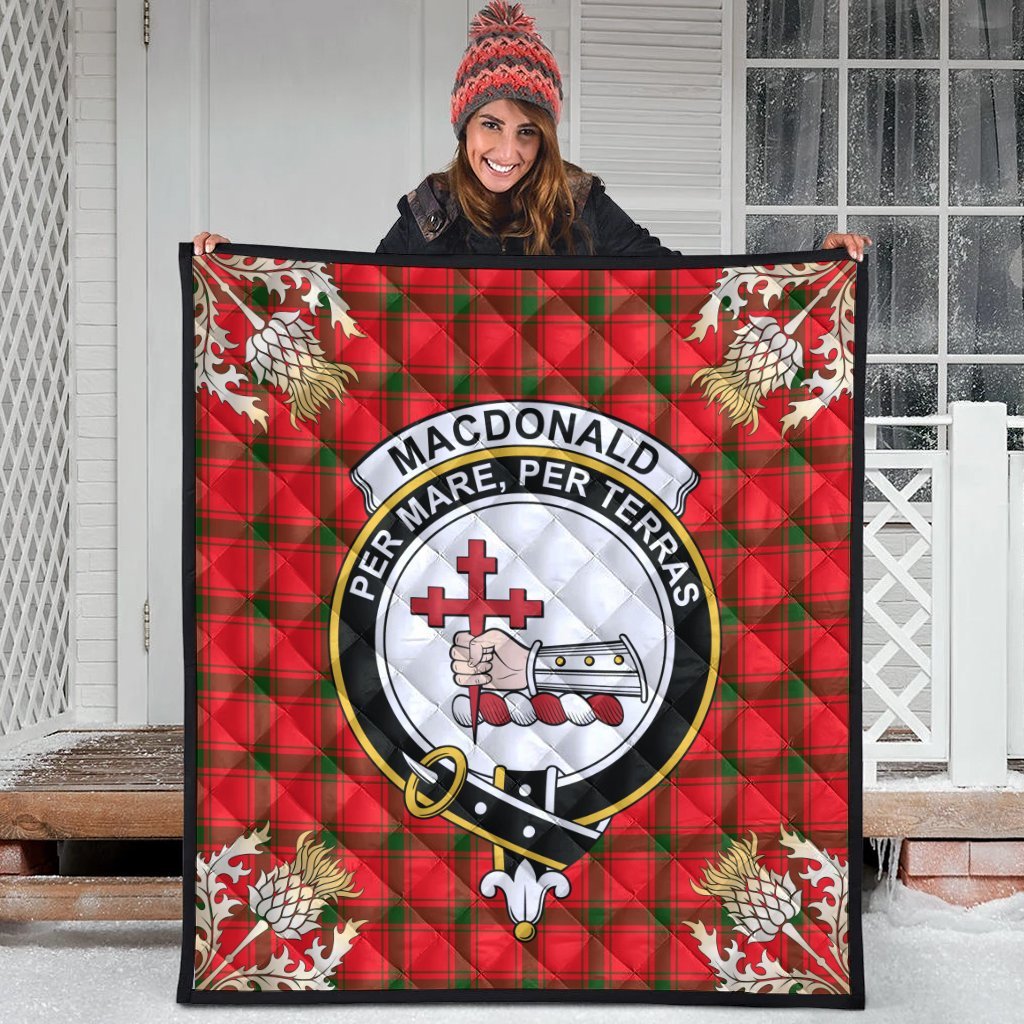 MacDonald of Sleat Tartan Crest Premium Quilt - Gold Thistle Style