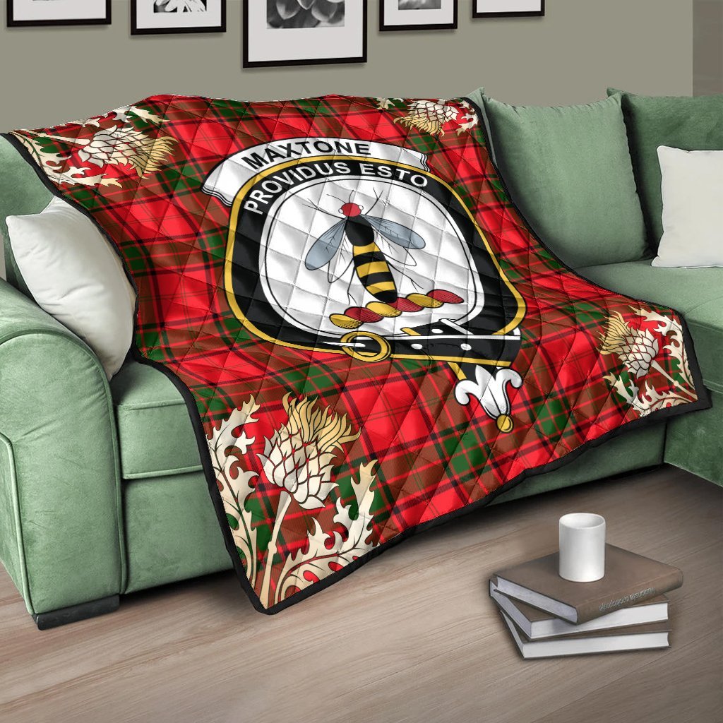 Maxtone Tartan Crest Premium Quilt - Gold Thistle Style