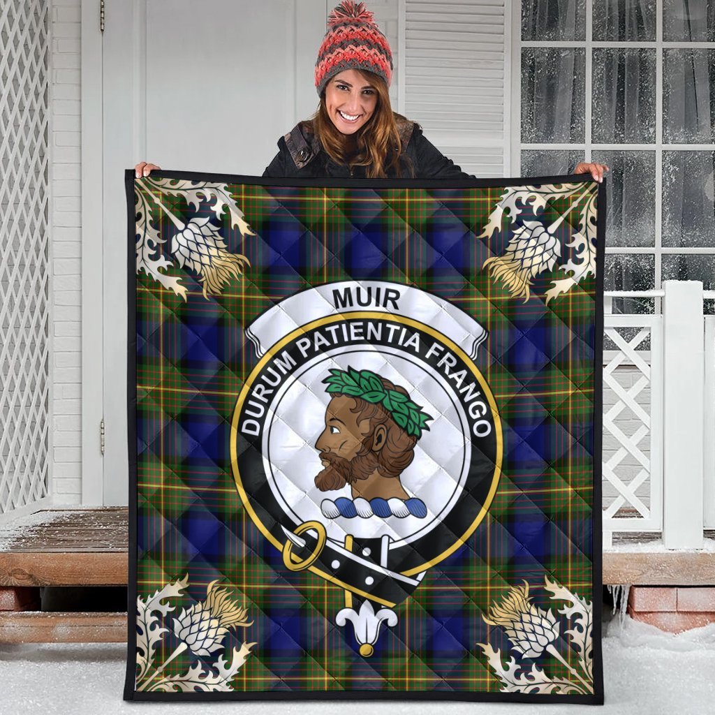 Muir Tartan Crest Premium Quilt - Gold Thistle Style