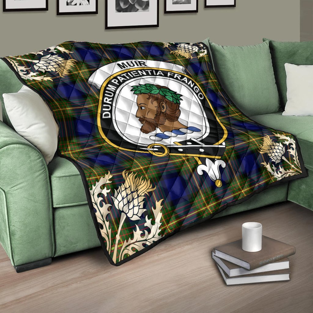 Muir Tartan Crest Premium Quilt - Gold Thistle Style