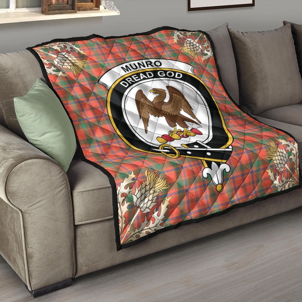 Munro Ancient Tartan Crest Premium Quilt - Gold Thistle Style