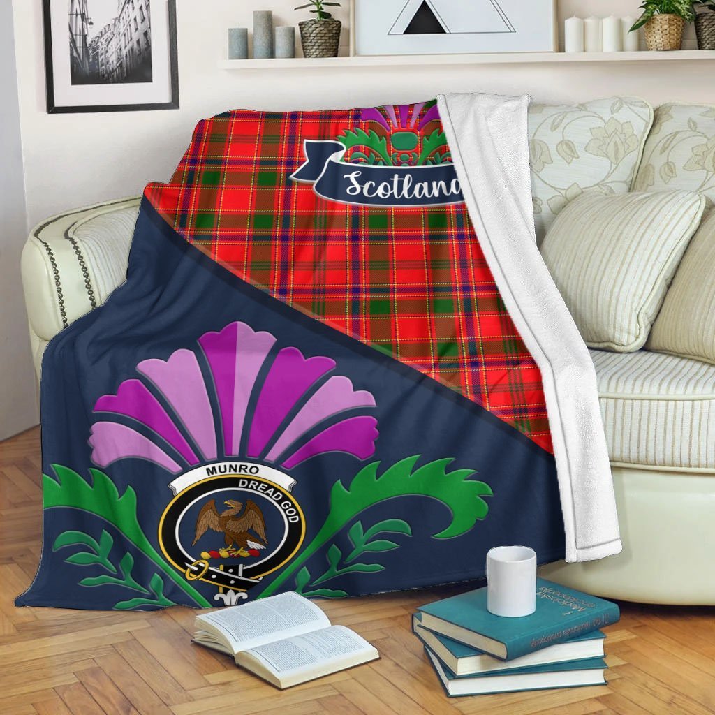 Munro Tartan Crest Premium Blanket - Thistle Style