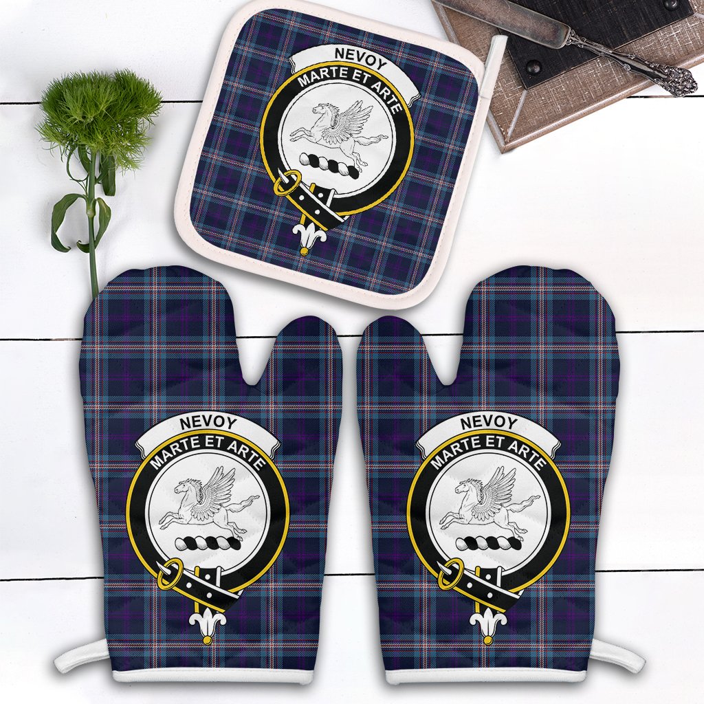 Nevoy Tartan Crest Oven Mitt And Pot Holder (2 Oven Mitts + 1 Pot Holder)