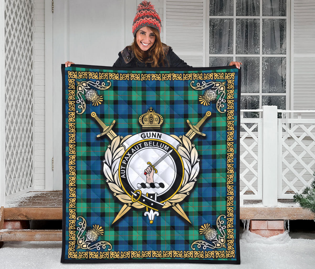 Gunn Ancient Tartan Crest Premium Quilt - Celtic Thistle Style