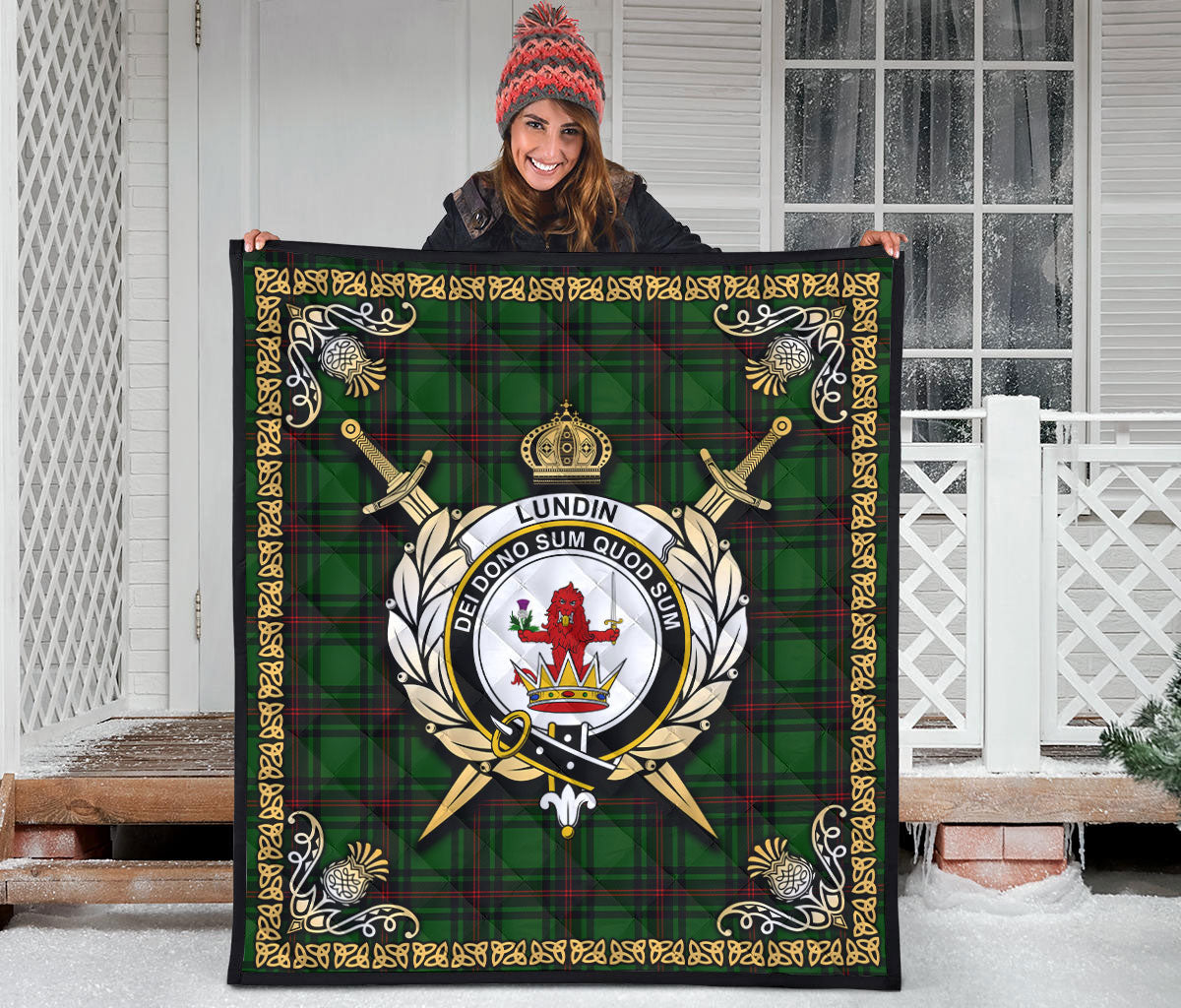 Lundin Tartan Crest Premium Quilt - Celtic Thistle Style