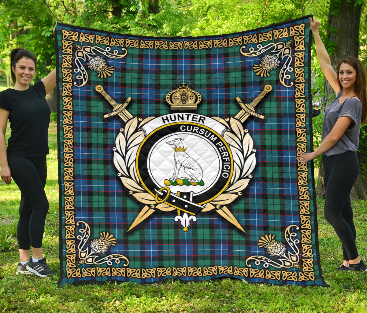 Hunter Ancient Tartan Crest Premium Quilt - Celtic Thistle Style