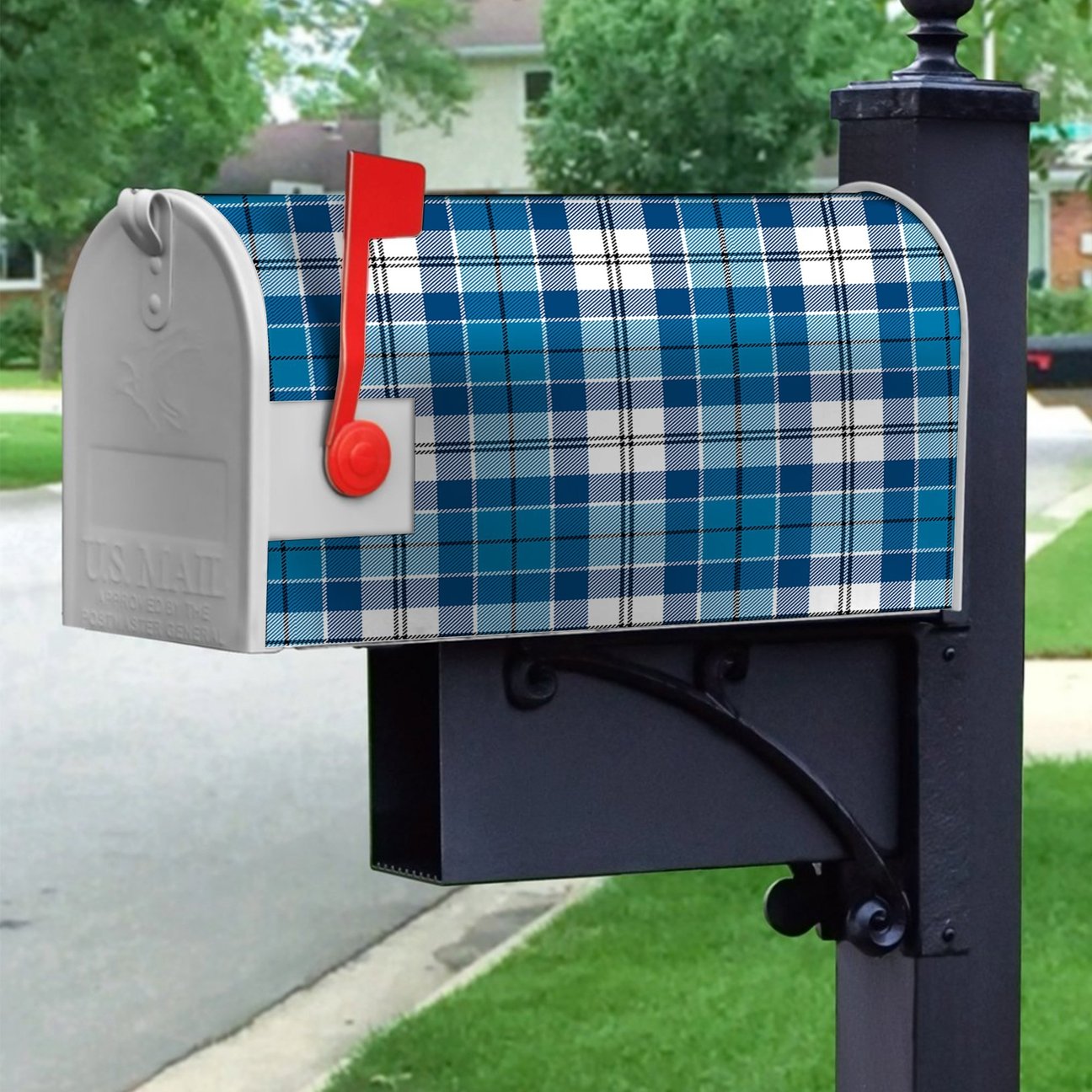 Roberton Tartan Crest Mailbox