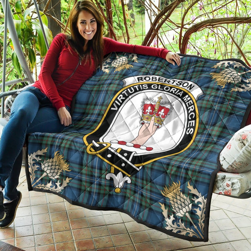 Robertson Hunting Ancient Tartan Crest Premium Quilt - Gold Thistle Style